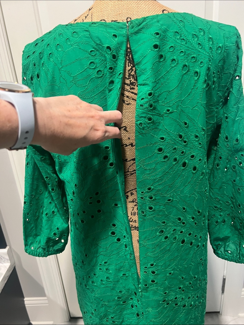 Statement Green Eyelet Shift Dress Sz 10 Cotton Preppy Old Money Vacation Resort - Picture 3 of 10